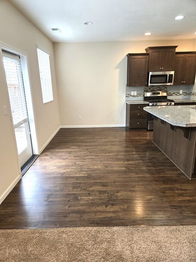Building Photo - Excellent Location!  Like new built 2017 -...