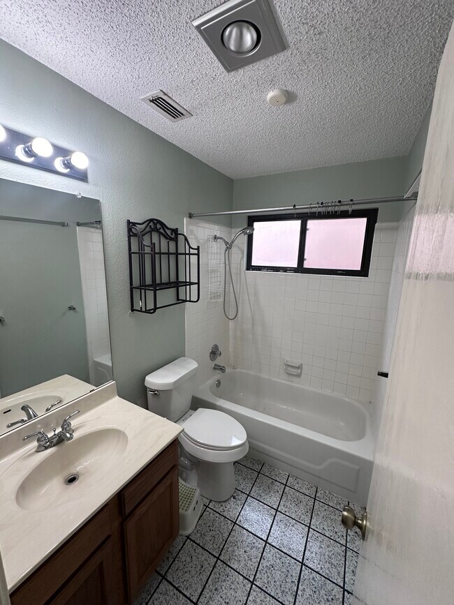 Building Photo - 7342 Sunscape Way