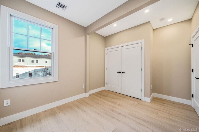 Building Photo - 24 Skillman St