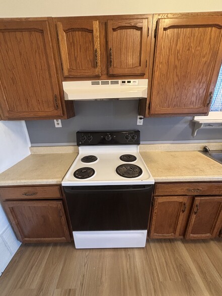 Building Photo - 340 N Franklin St