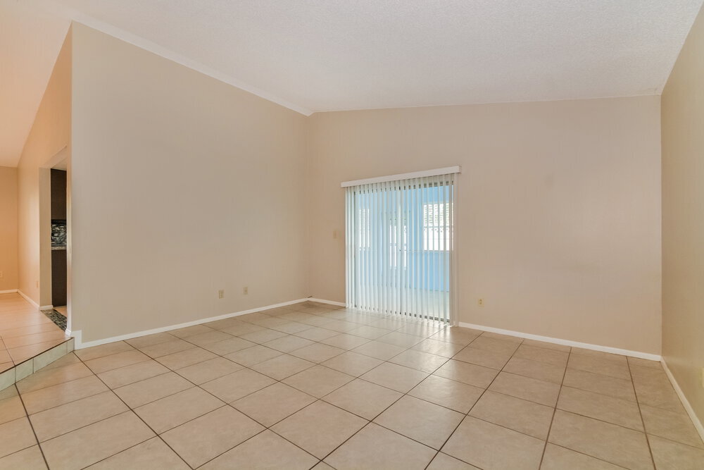 Building Photo - 1448 La Paloma Cir