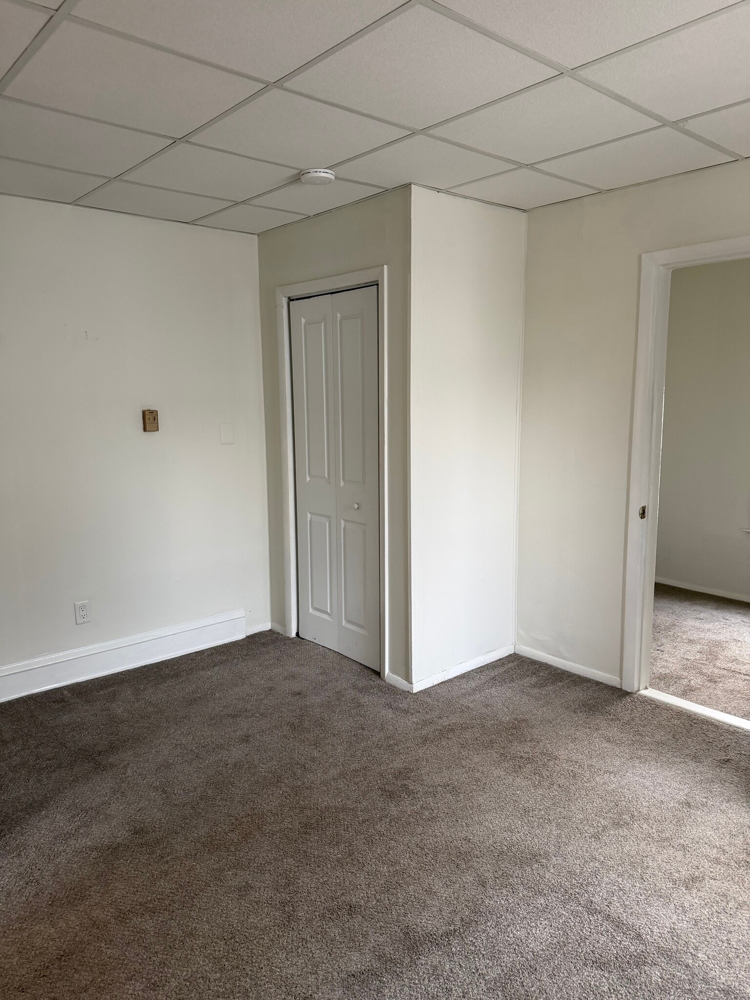 Building Photo - 108 S Warner St