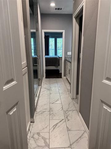 Building Photo - 1014 Scenic Dr