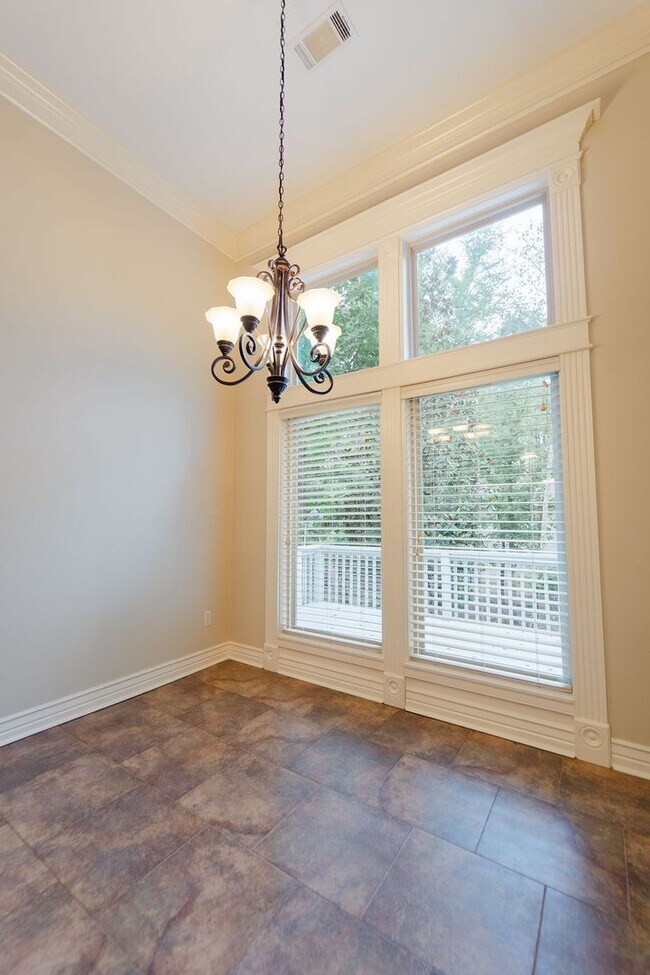 Building Photo - 2000 Square feet, of gorgeous living space in Hot Springs Village.