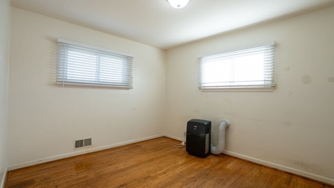 Building Photo - Comfort & Convenience: 3BR Home with Garage, RV Parking, and Flex Room