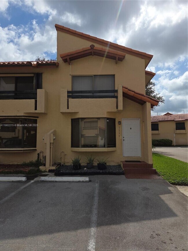 Building Photo - 7799 SW 102nd Ln