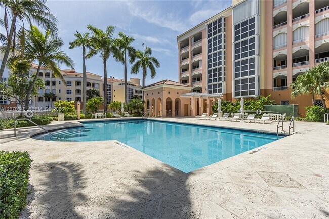 Building Photo - 731 Crandon Blvd