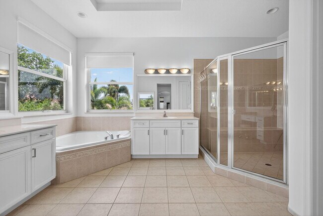 Building Photo - 11587 Manatee Bay Ln