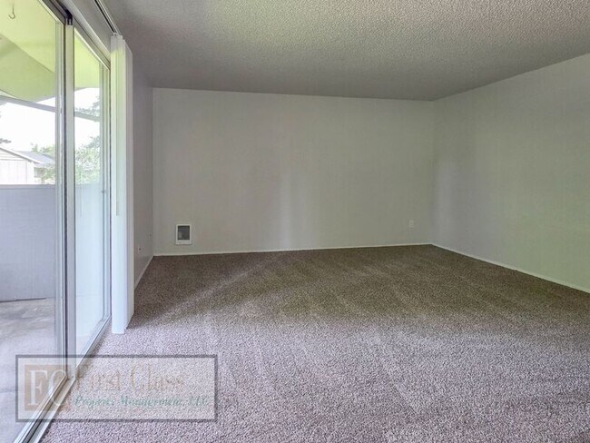 Building Photo - 1348 NE 186th Ave