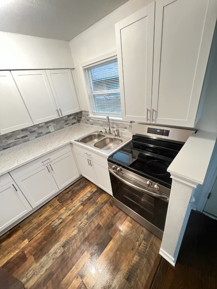 Building Photo - 6628 Ascot Ln