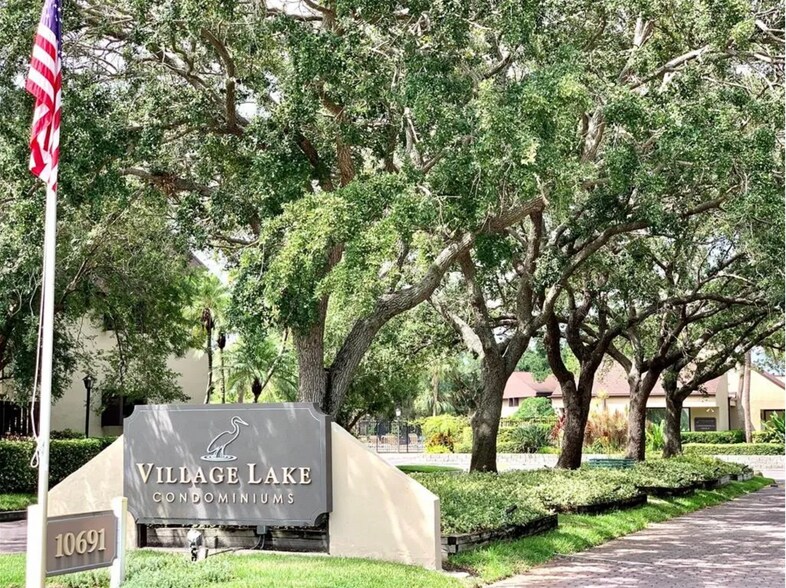 Main entrance - 880 S Village Dr N