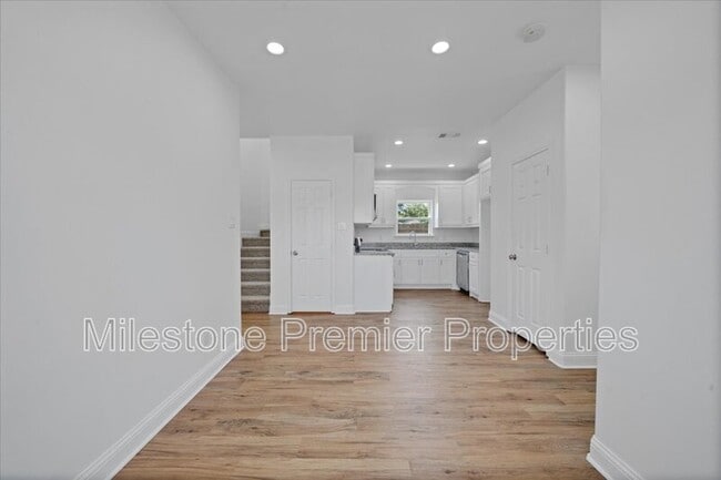 Building Photo - 3308 Moulton St