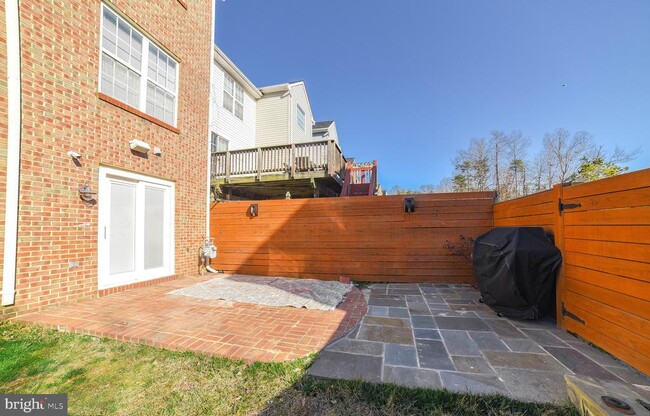 Building Photo - 3100 Esser Pl