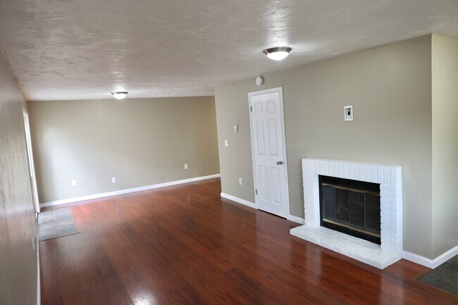 Building Photo - 1432 Kimtah Ct NE