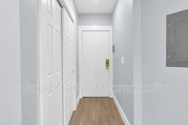 Building Photo - 131 Allen St