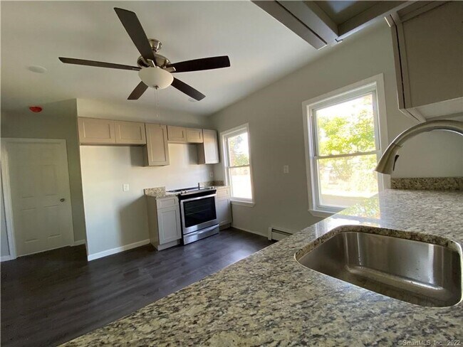 Building Photo - Newly Remodeled 3 Bedroom on 1st Floor