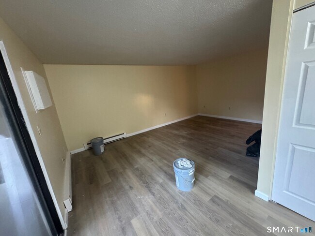 Building Photo - 184 Burgundy Hill Ln