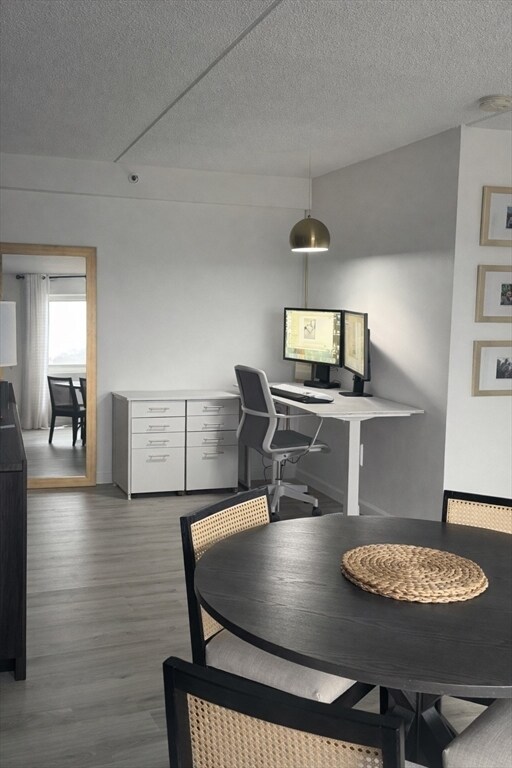 Building Photo - 200 Cove Way