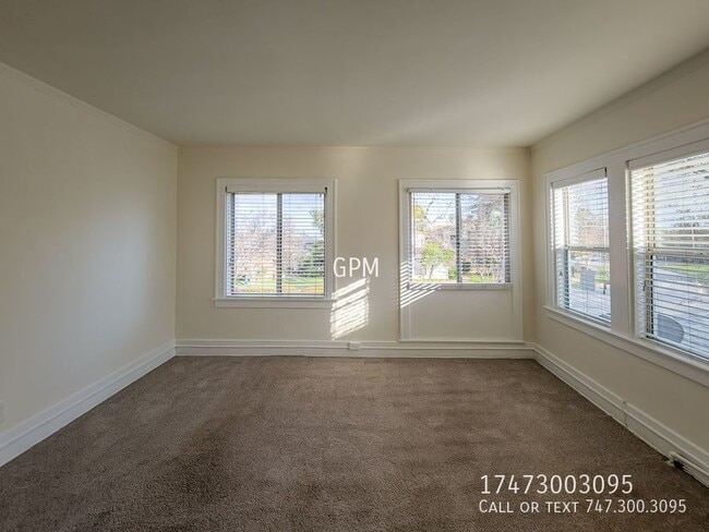 Building Photo - 803 Lindaraxa Park N