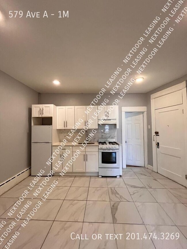 Building Photo - 579 Avenue A