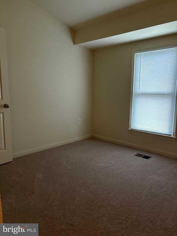 Building Photo - 5604 Gresham Ln