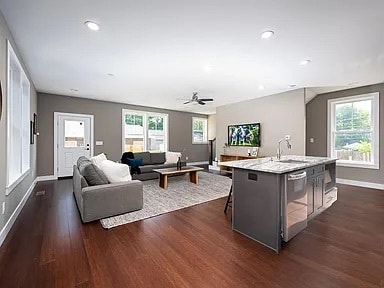 Building Photo - 1436 Oak St