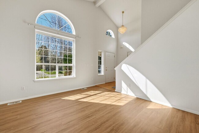 Building Photo - Move in Ready now! 3 bed 2.5ba - Olympia School District