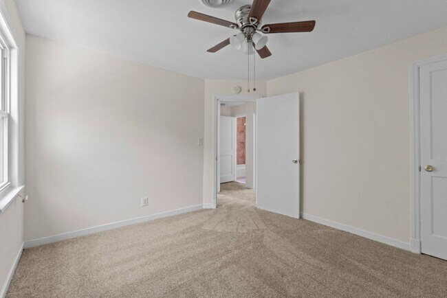 Building Photo - 5410 Belle Vista Ave