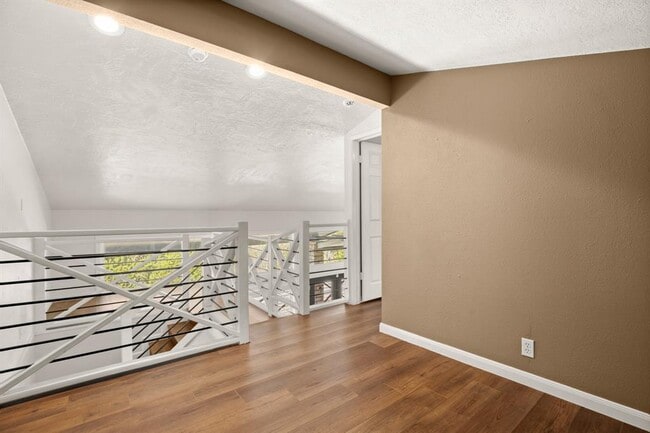 Building Photo - 6607 Avenida Ann St