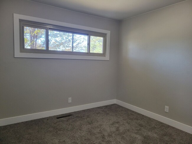 Building Photo - Newly Remodeled 3 Bedroom Ranch Available ...