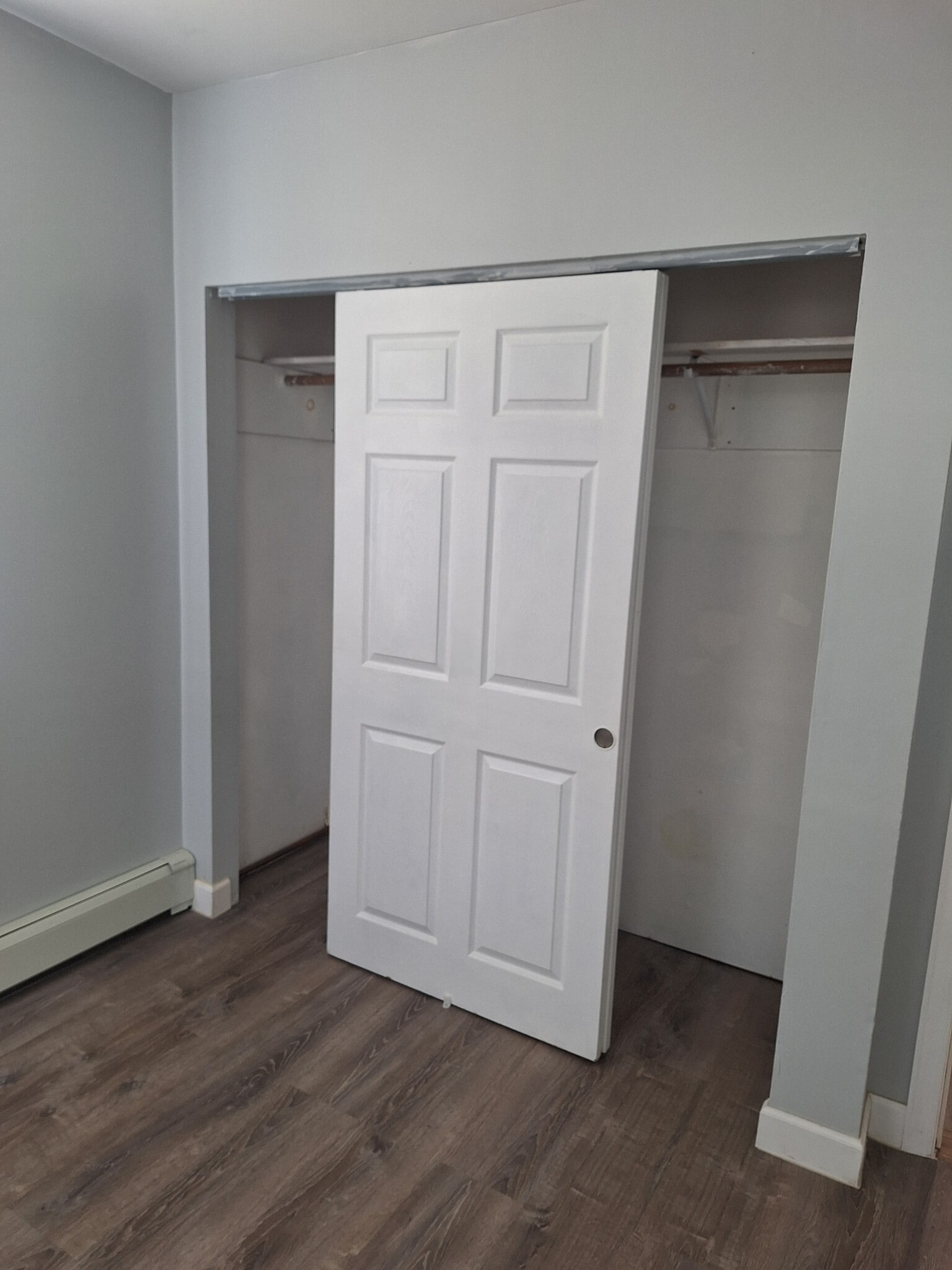 Walking closet - 2220 E Edgar Rd