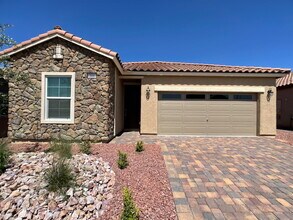 Building Photo - 4 BED 2 BATH 2 CAR GARAGE SINGLE STORY SINGLE FAMILY HOME w/ PAVED BACKYARD IN CADENCE COMMUNITY,...
