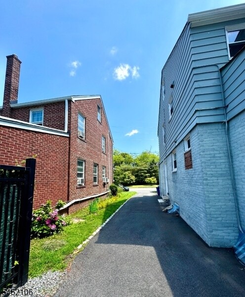 Building Photo - 1316 Broad St