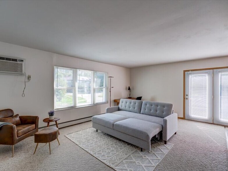 Building Photo - 7203 Fortune Dr