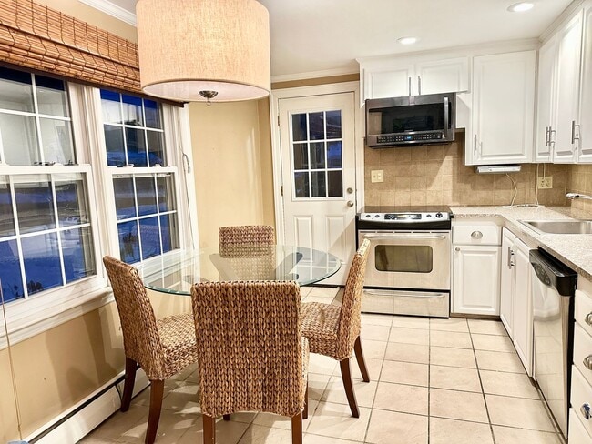 Building Photo - Updated 4 Bedroom House