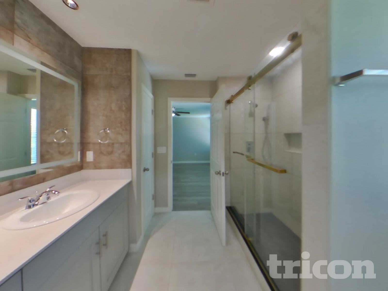 Building Photo - 5475 Summer Sunset Dr