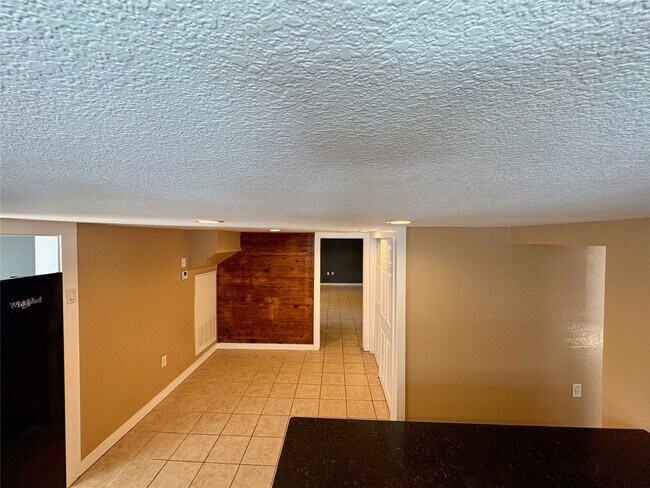 Building Photo - 4817 Ave Q 1/2