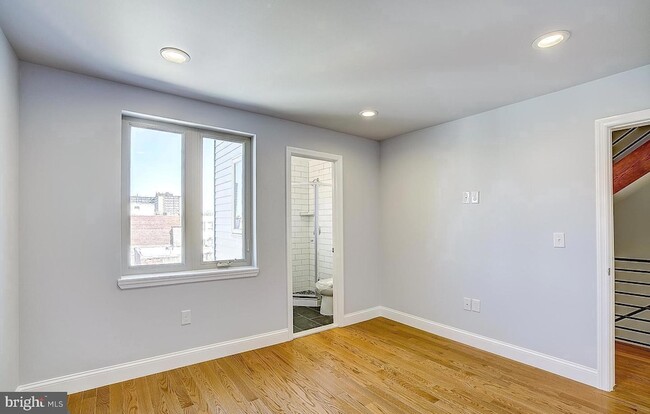 Building Photo - 1249 N 17th St
