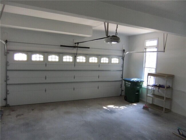Building Photo - 5060 Gallatree Ln
