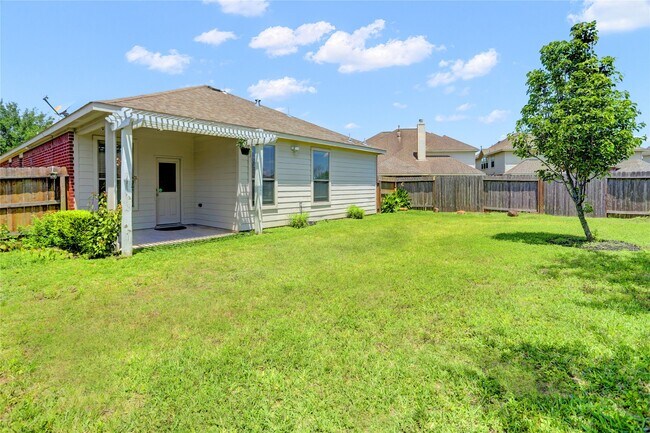 Building Photo - 1011 Larkfield Dr