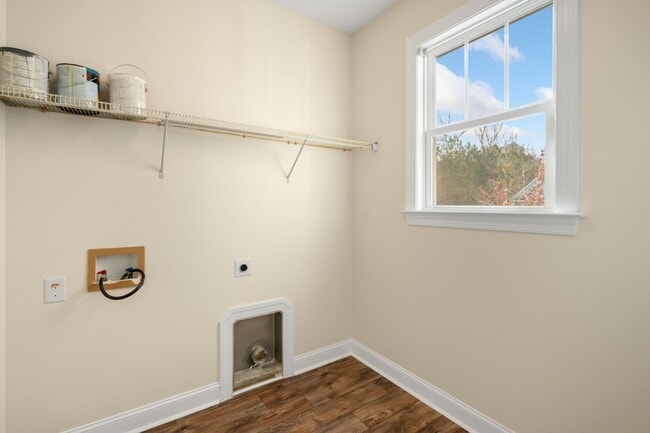 Building Photo - 2508 Chelsea Dr NW