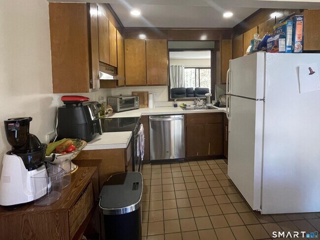 Building Photo - 21 Hudson Glen St