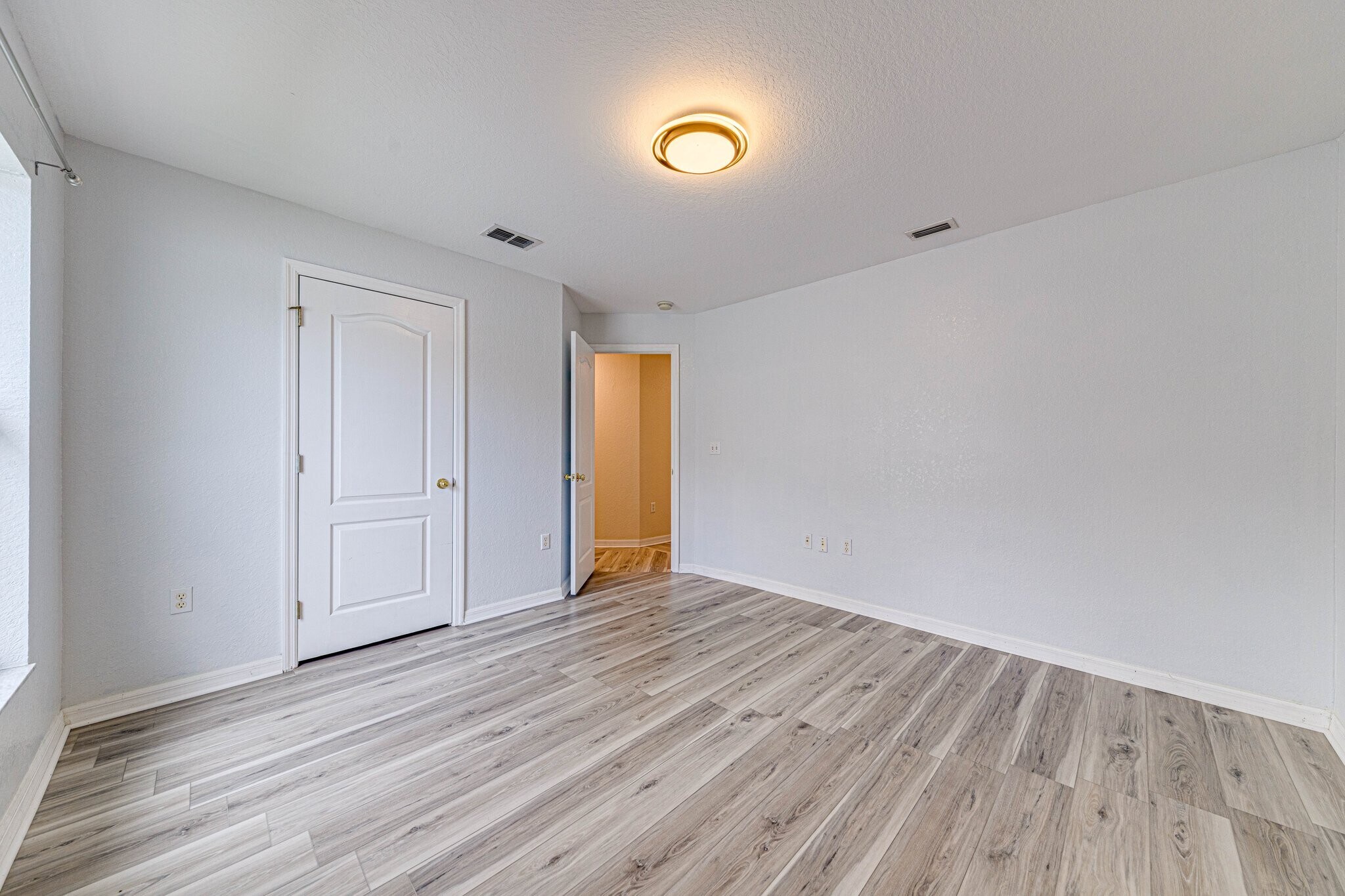 Building Photo - 1176 Lake Pl Ct