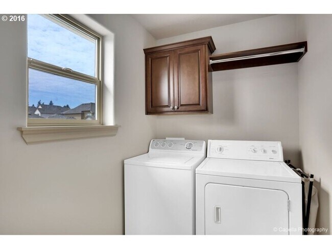Building Photo - Wonderful Wilsonville Home!
