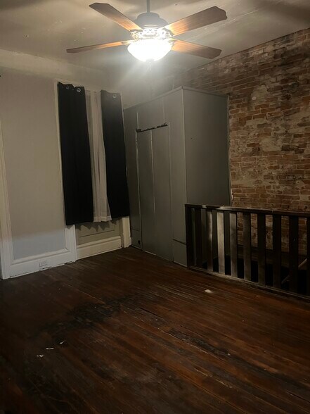 Building Photo - 2130 E Prairie Ave