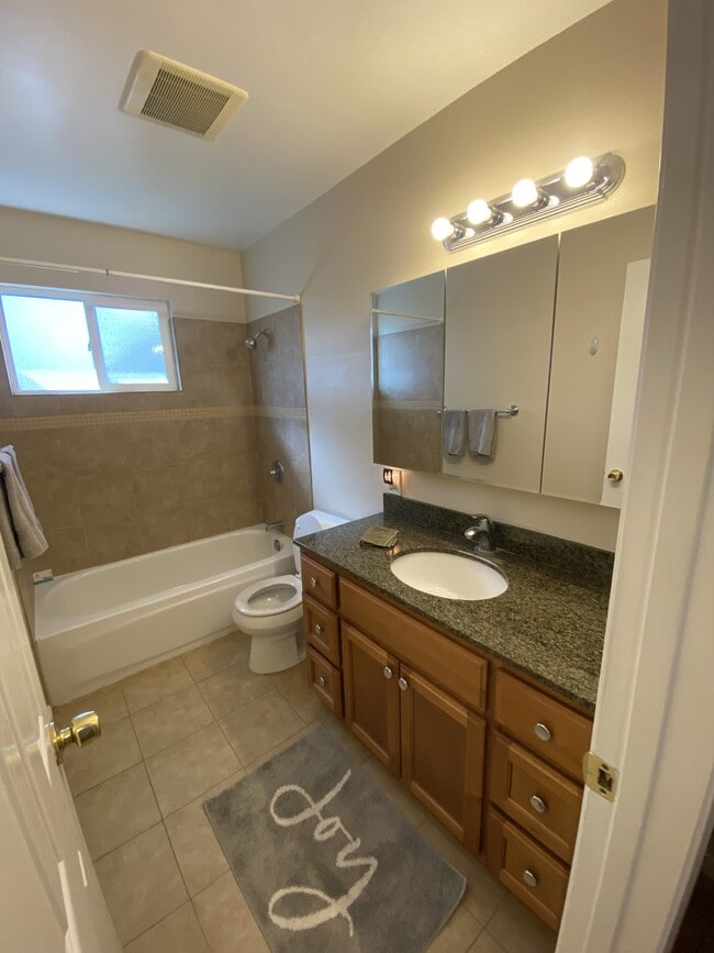 Building Photo - 7349 Starward Dr