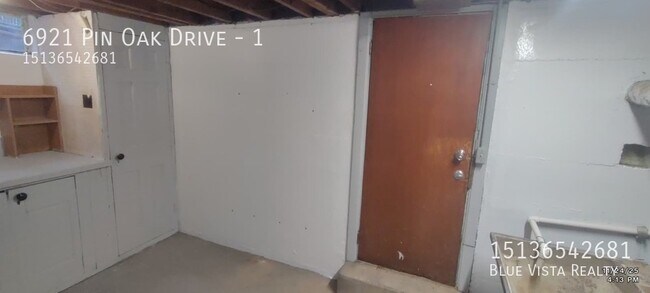 Building Photo - 6921 Pin Oak Dr