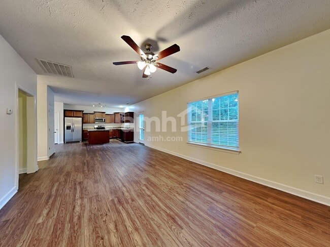 Building Photo - 1409 Napa Pt W