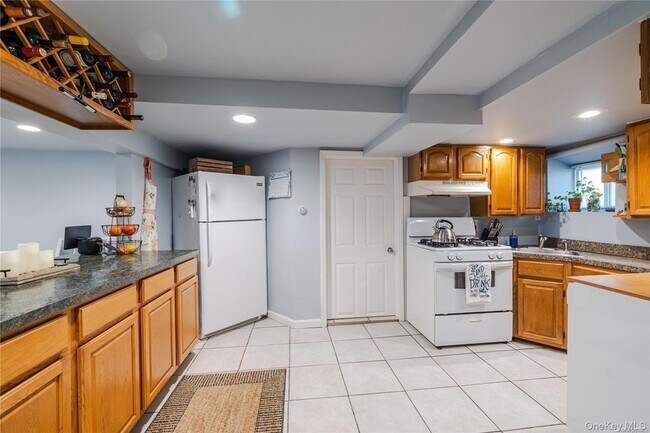 Building Photo - 147 Mitchell Ave