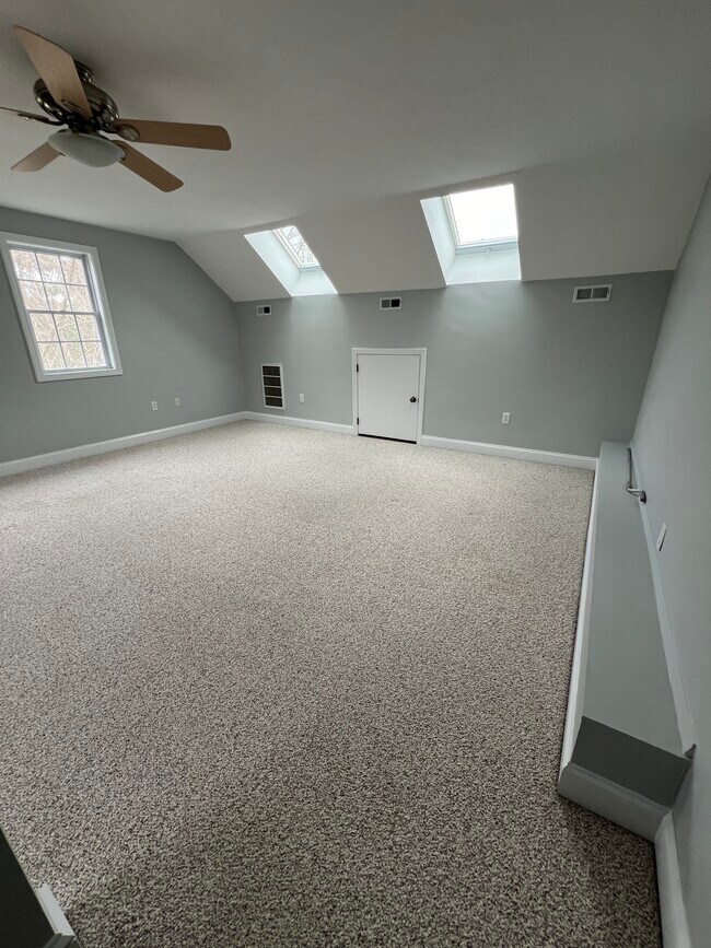 Building Photo - 10 Juneberry Ln